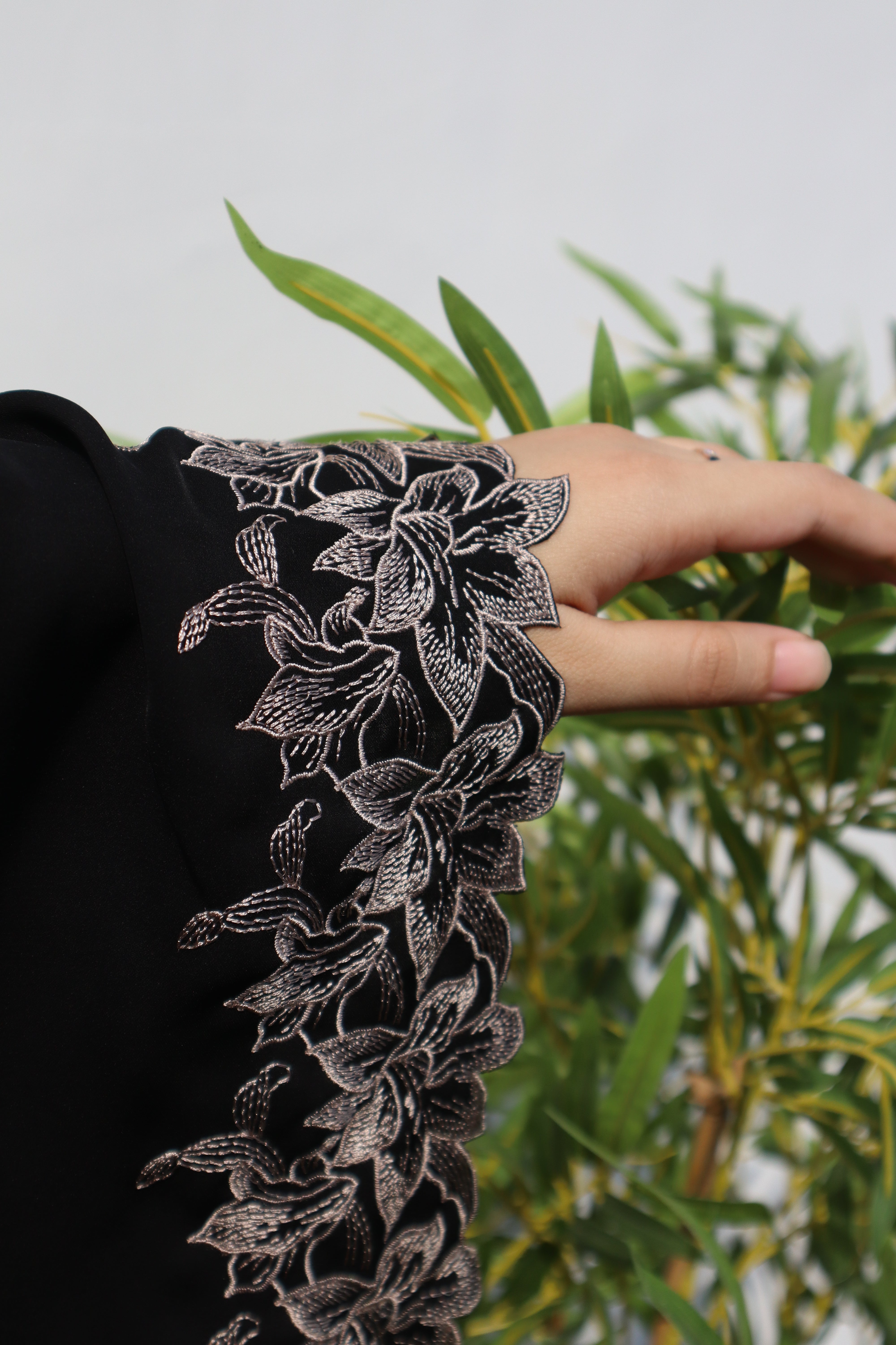 Nysa Cutwork Abaya