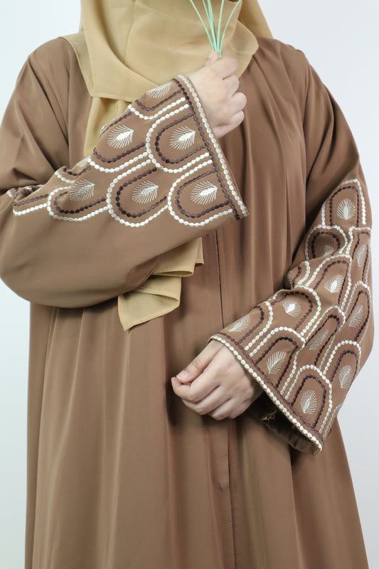Brown Mehrab Abaya