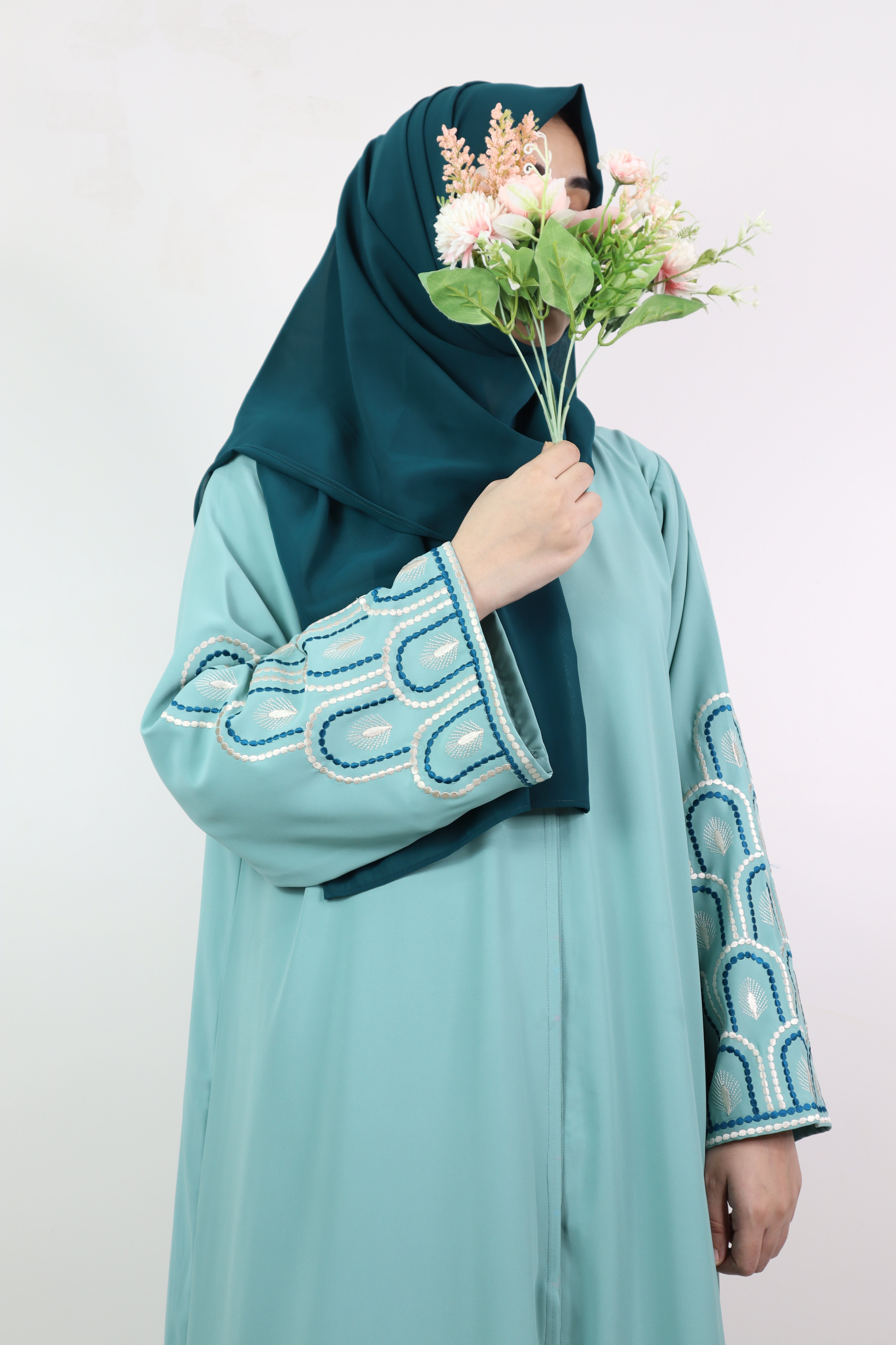 Cyan Mehrab Abaya