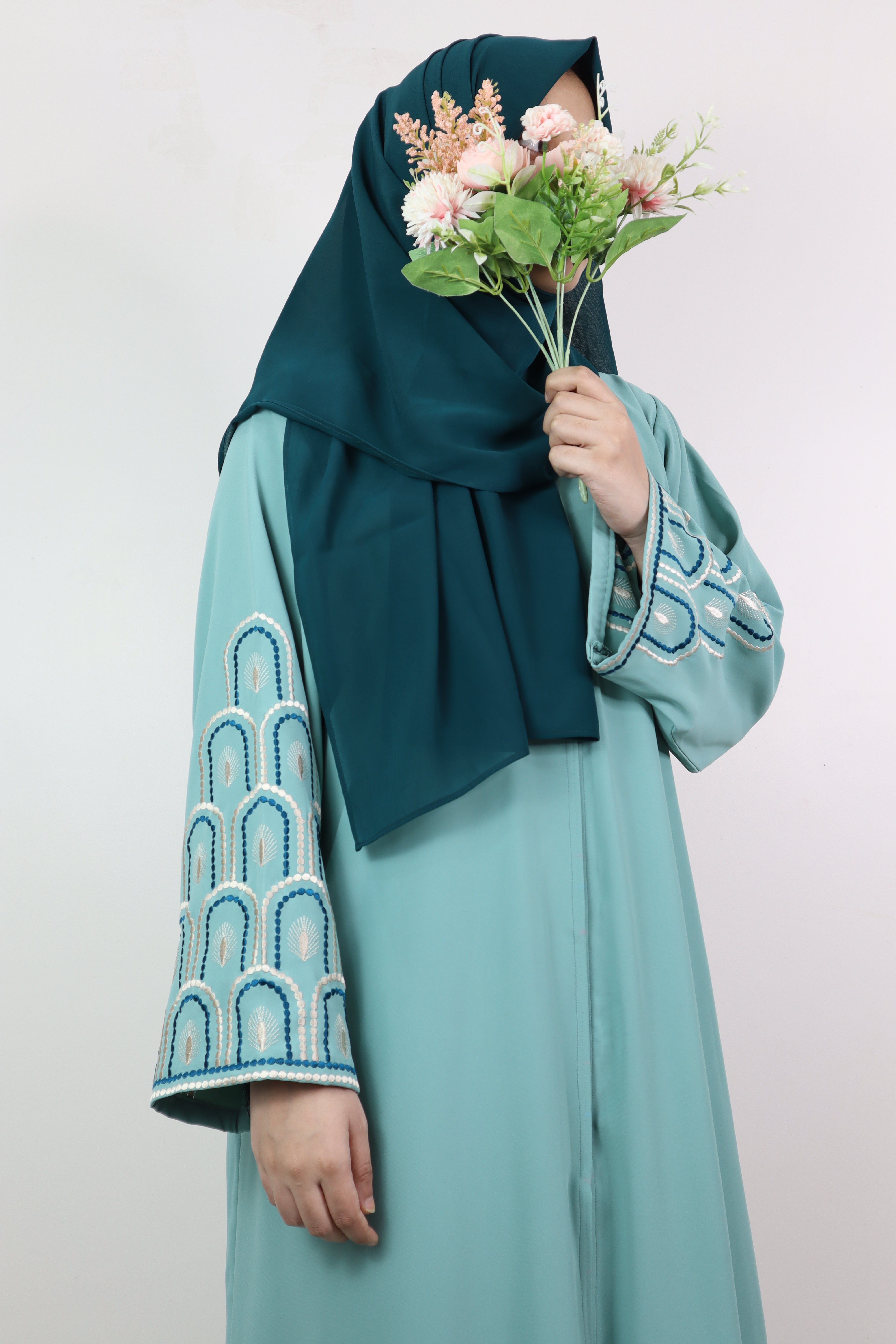Cyan Mehrab Abaya