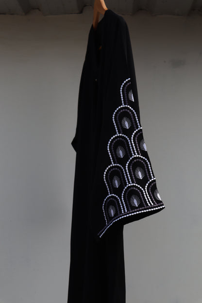 Black Mehrab Abaya