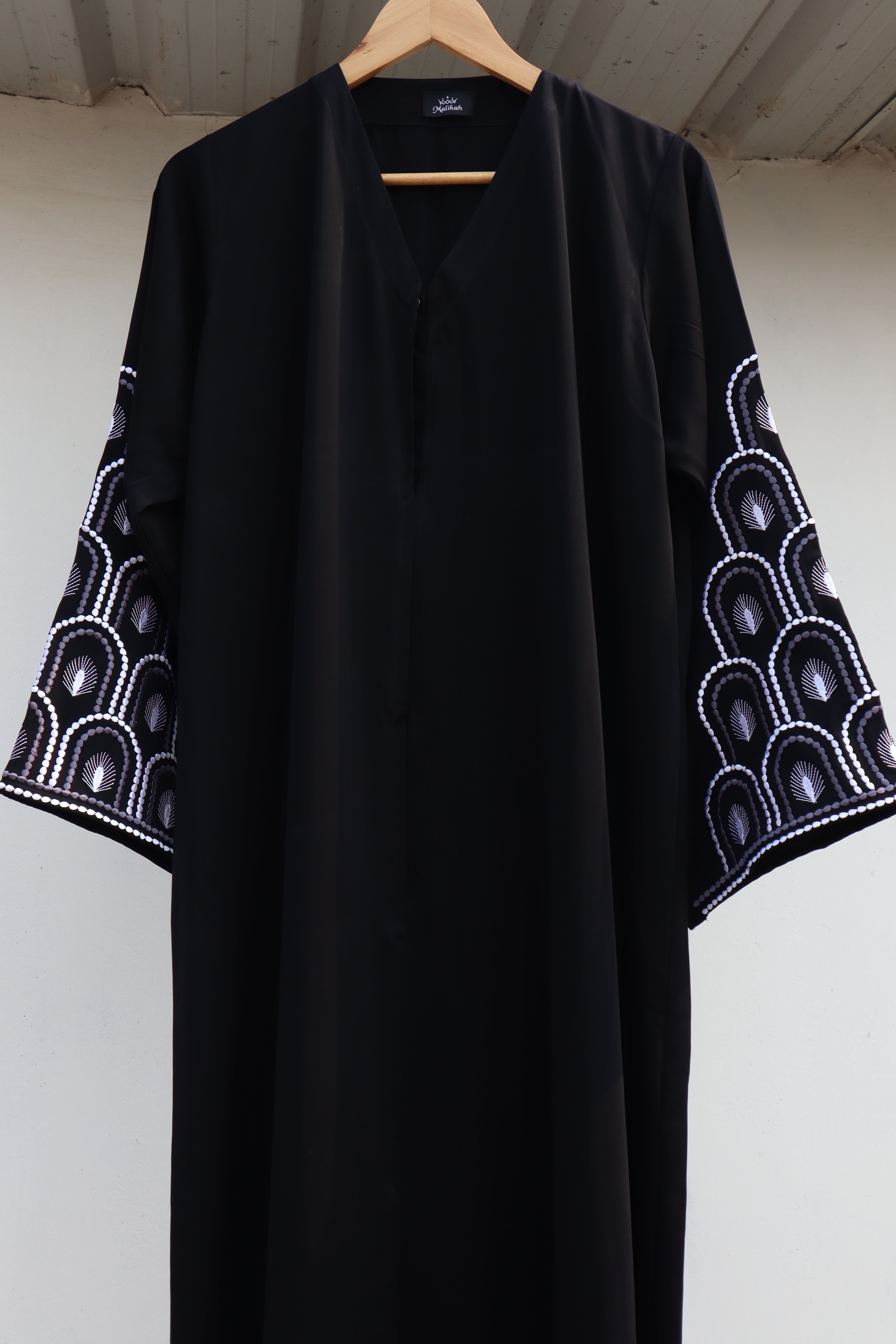 Black Mehrab Abaya