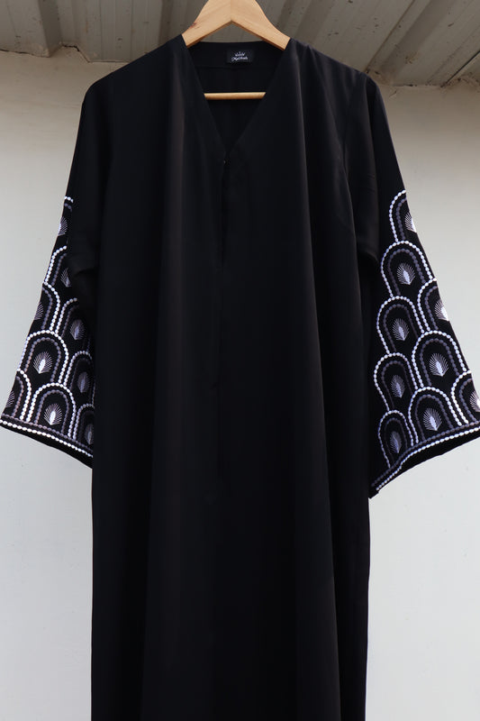 Black Mehrab Abaya