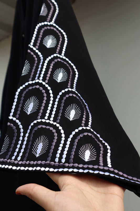 Black Mehrab Abaya