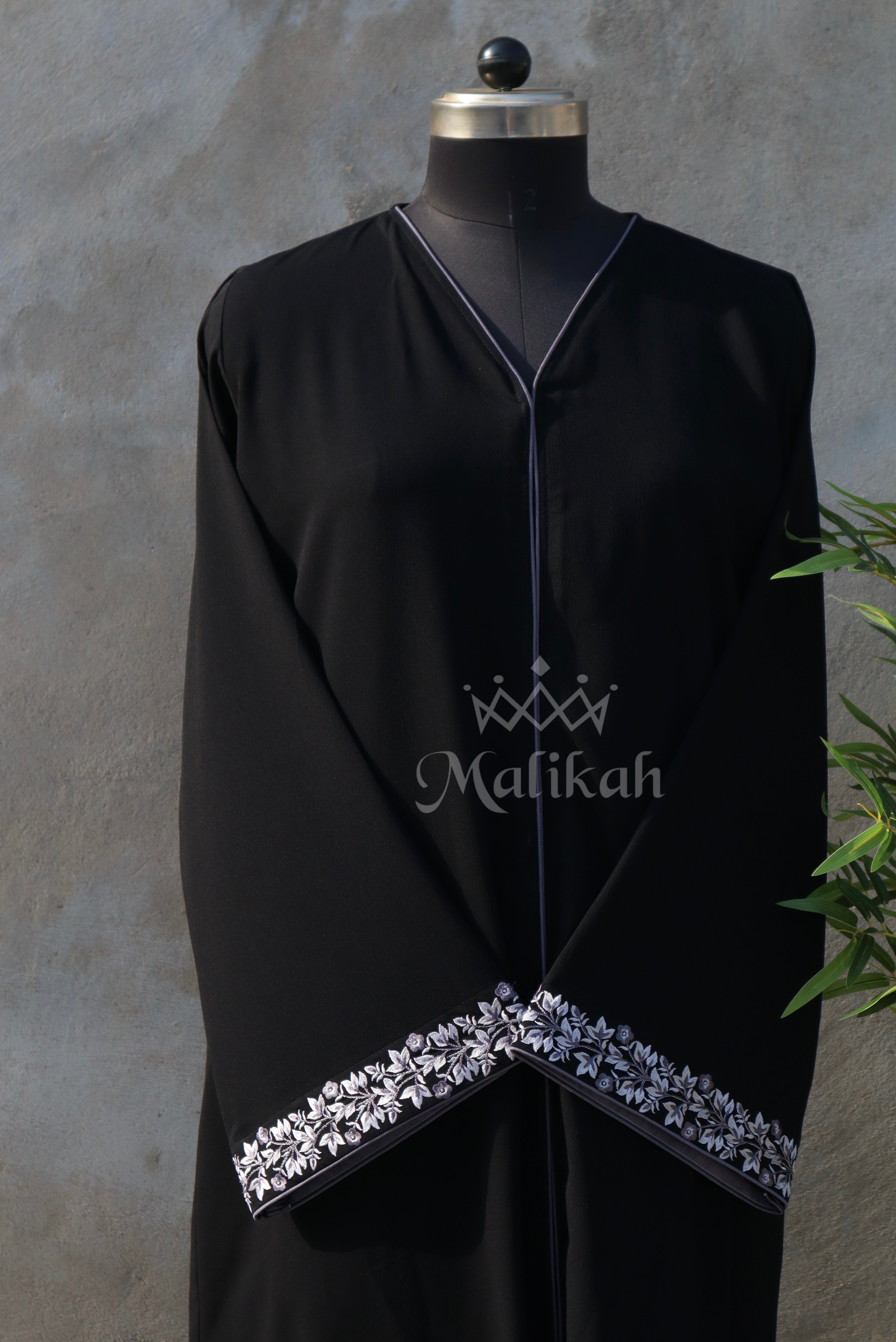 Aswad Sheen Abaya