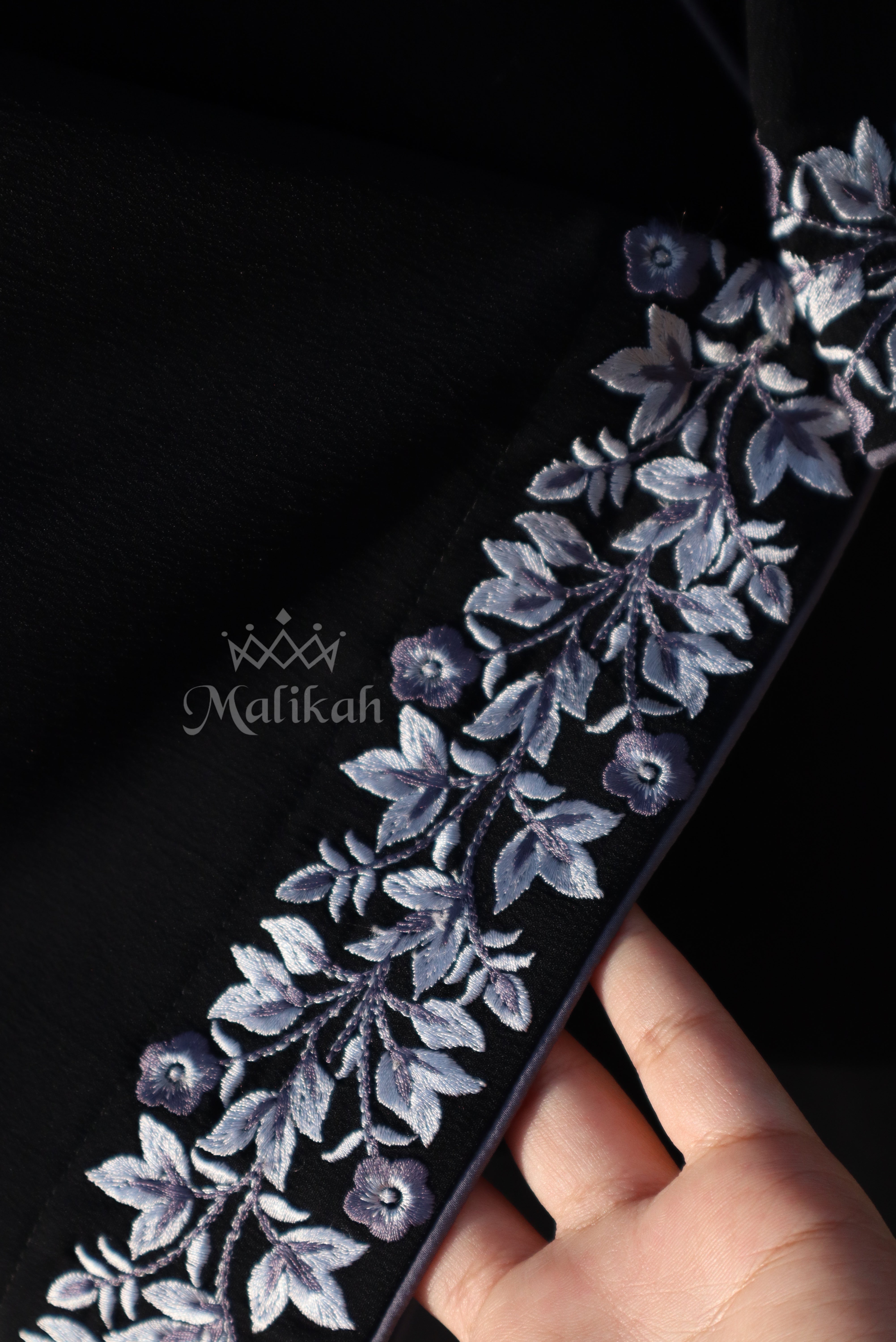 Aswad Sheen Abaya